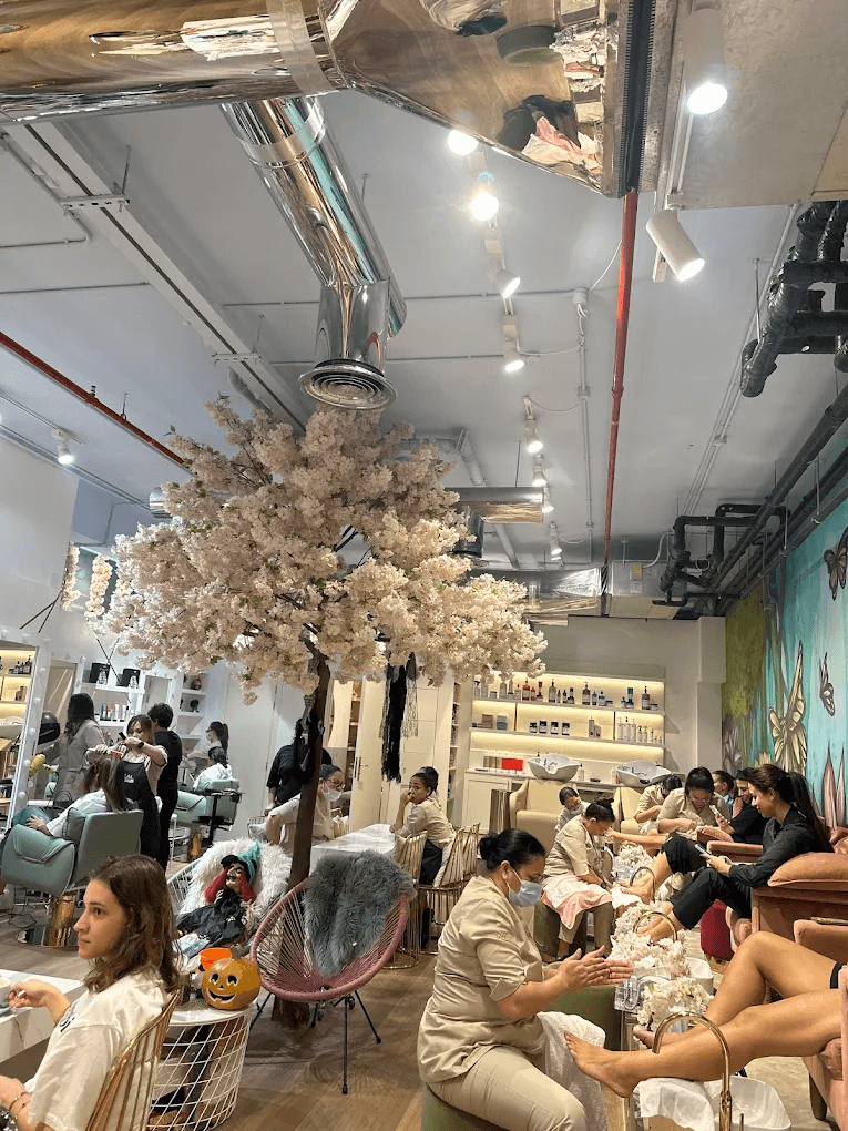 Salon Space 04